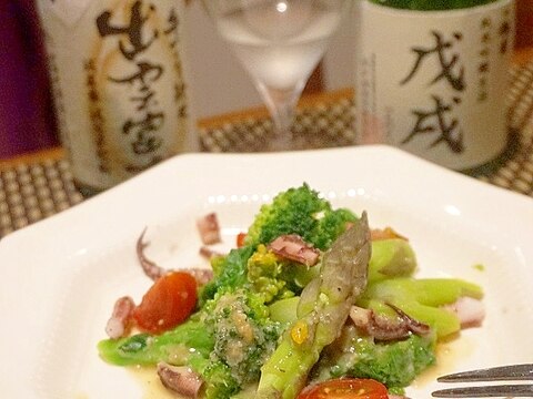 春野菜サラダ、ひよこ豆味噌と甘酒のドレッシングで